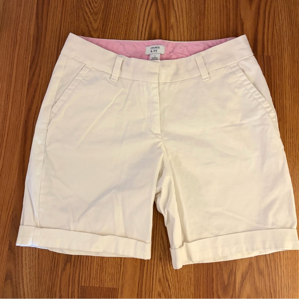 Crown & Ivy Cream Women's Bermudas